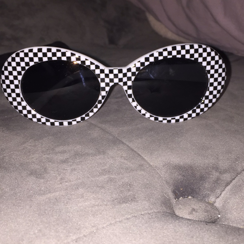 Gingham designed sunglasses
